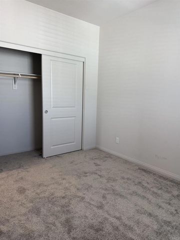 1528 Wingwood Lane, Vista, CA 92083