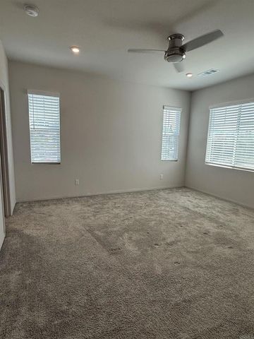 1528 Wingwood Lane, Vista, CA 92083