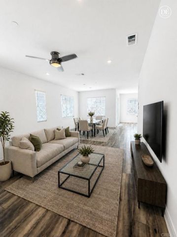 1528 Wingwood Lane, Vista, CA 92083