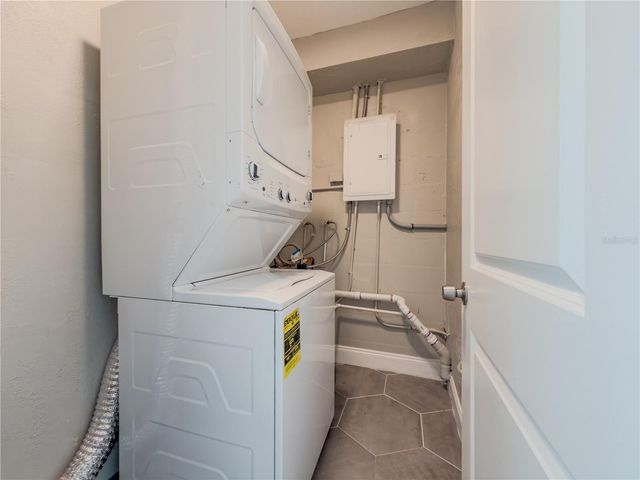 2553 18TH AVENUE N, St Petersburg, FL 33713