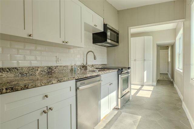 2553 18TH AVENUE N, St Petersburg, FL 33713