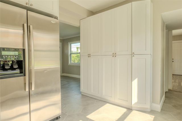 2553 18TH AVENUE N, St Petersburg, FL 33713
