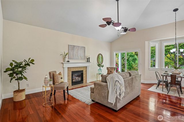 1043 Potlatch Dr, Fox Island, WA 98333
