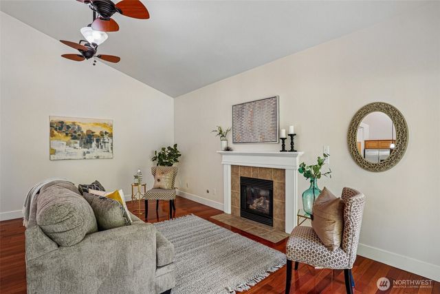 1043 Potlatch Dr, Fox Island, WA 98333