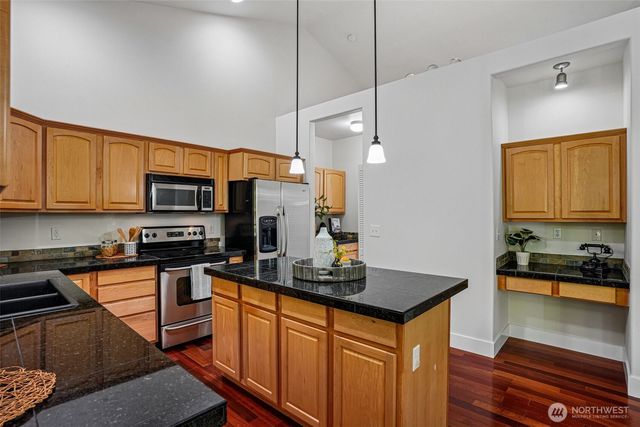 1043 Potlatch Dr, Fox Island, WA 98333