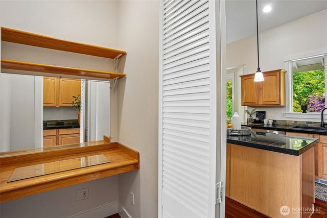 1043 Potlatch Dr, Fox Island, WA 98333