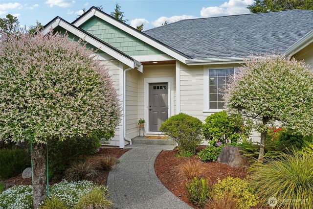 1043 Potlatch Dr, Fox Island, WA 98333