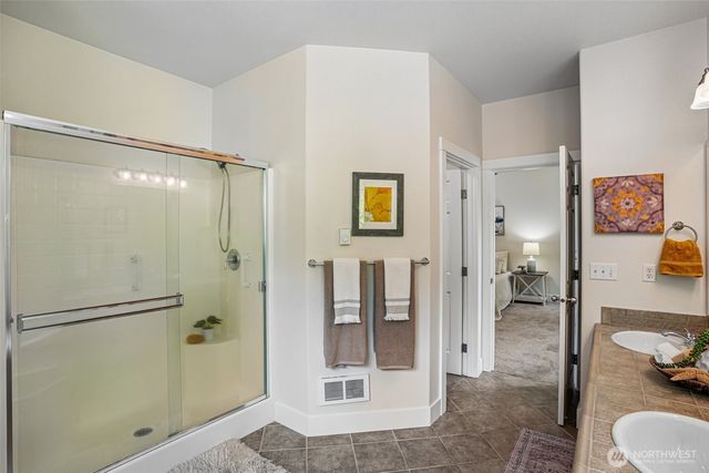 1043 Potlatch Dr, Fox Island, WA 98333