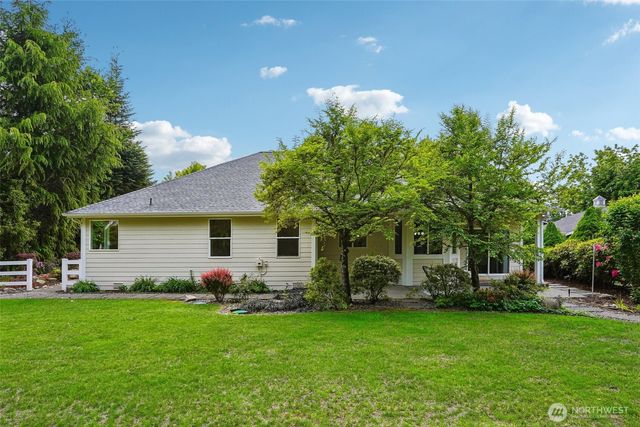 1043 Potlatch Dr, Fox Island, WA 98333