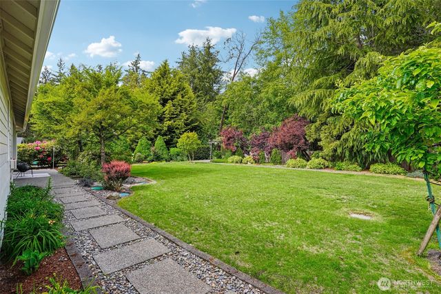 1043 Potlatch Dr, Fox Island, WA 98333