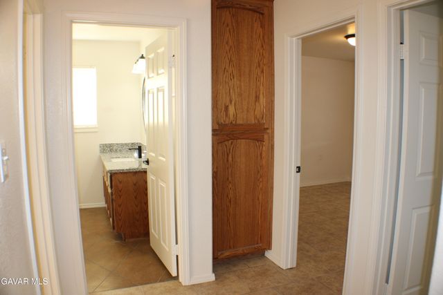 8472 Viburnum Avenue, California City, CA 93505