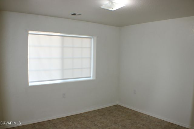 8472 Viburnum Avenue, California City, CA 93505