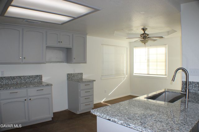 8472 Viburnum Avenue, California City, CA 93505