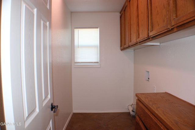 8472 Viburnum Avenue, California City, CA 93505