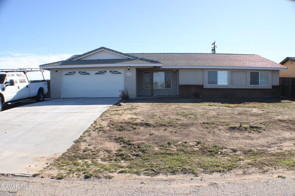 8472 Viburnum Avenue, California City, CA 93505