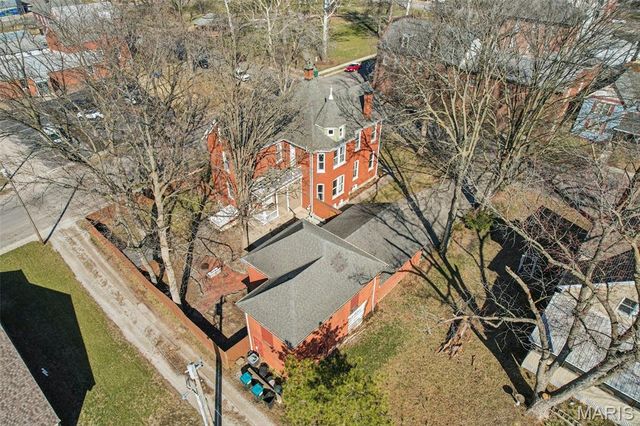 102 S Monroe Street, Freeburg, IL 62243