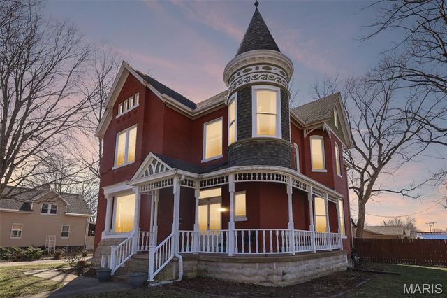 102 S Monroe Street, Freeburg, IL 62243