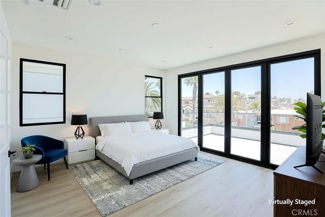 109 9th, Huntington Beach, CA 92648