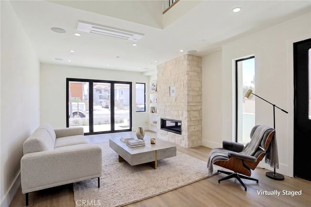 109 9th, Huntington Beach, CA 92648