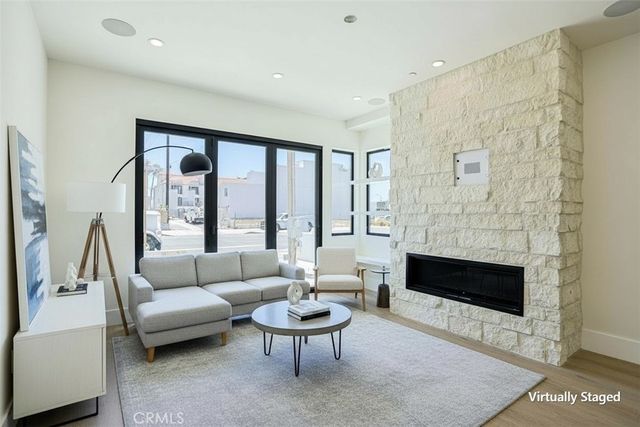 109 9th, Huntington Beach, CA 92648