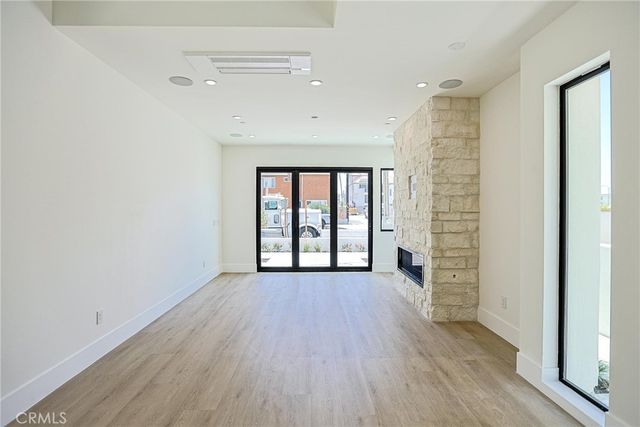 109 9th, Huntington Beach, CA 92648