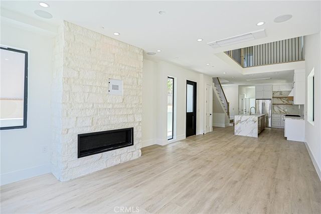 109 9th, Huntington Beach, CA 92648