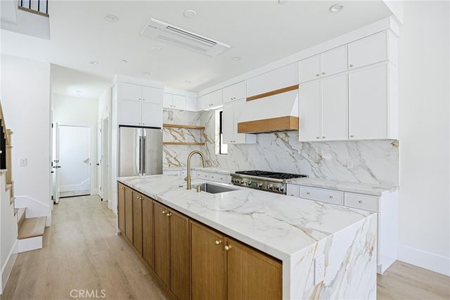 109 9th, Huntington Beach, CA 92648