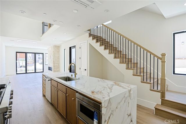 109 9th, Huntington Beach, CA 92648
