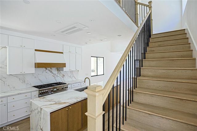 109 9th, Huntington Beach, CA 92648