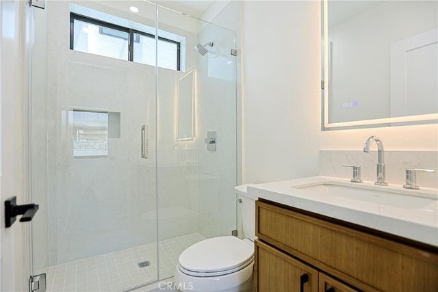 109 9th, Huntington Beach, CA 92648