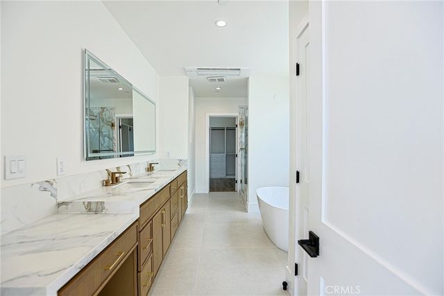 109 9th, Huntington Beach, CA 92648