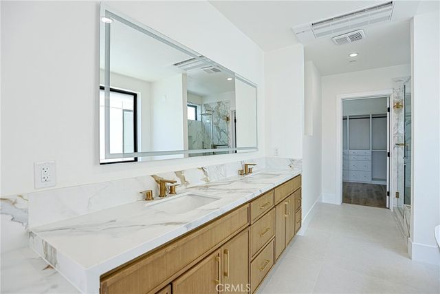 109 9th, Huntington Beach, CA 92648