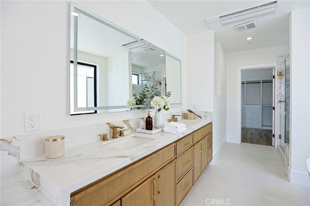 109 9th, Huntington Beach, CA 92648