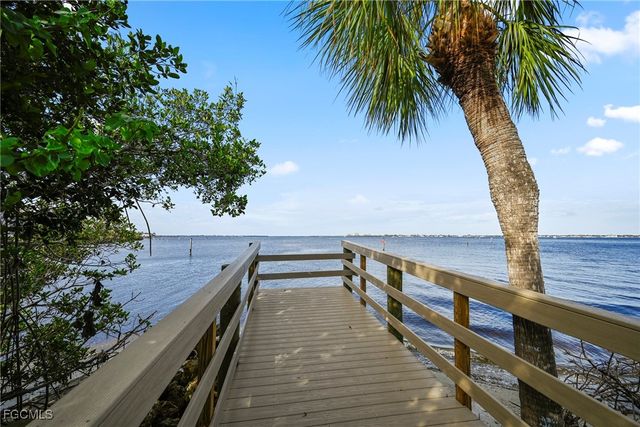 15094 Stella Del Mar LN, Fort Myers, FL 33908