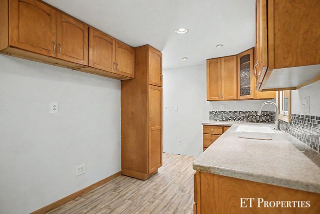 3739 Grape Avenue Ne, Plainfield Twp, MI 49525