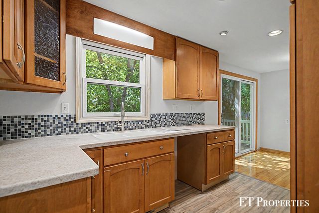3739 Grape Avenue Ne, Plainfield Twp, MI 49525