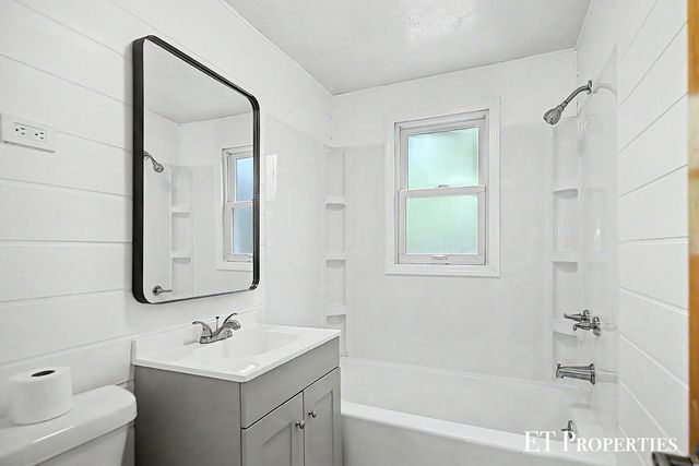 3739 Grape Avenue Ne, Plainfield Twp, MI 49525
