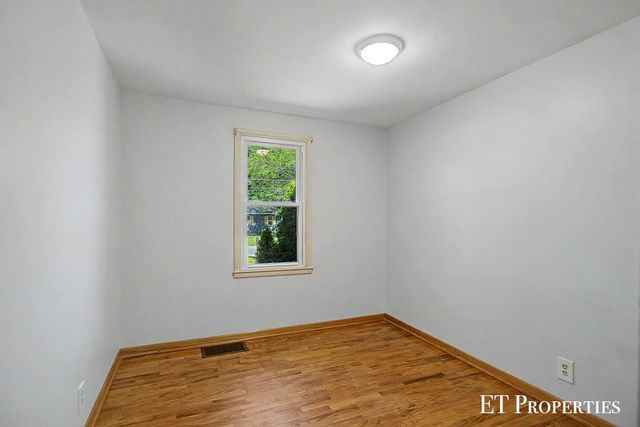 3739 Grape Avenue Ne, Plainfield Twp, MI 49525
