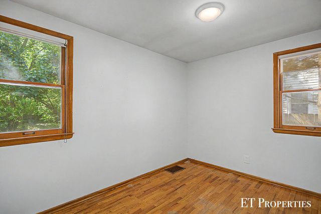 3739 Grape Avenue Ne, Plainfield Twp, MI 49525