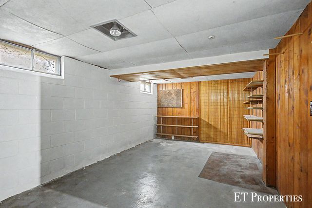 3739 Grape Avenue Ne, Plainfield Twp, MI 49525