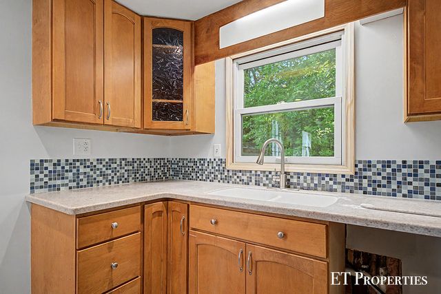 3739 Grape Avenue Ne, Plainfield Twp, MI 49525