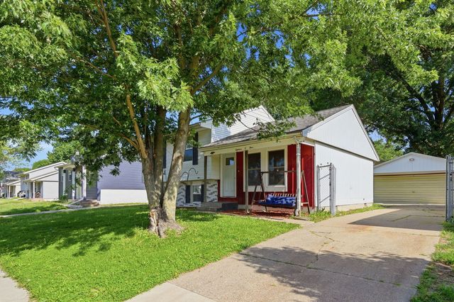 1804 W 54th Street, Davenport, IA 52806