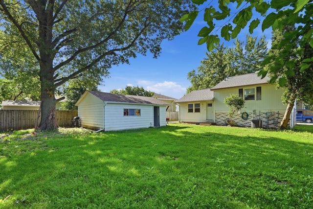 1804 W 54th Street, Davenport, IA 52806