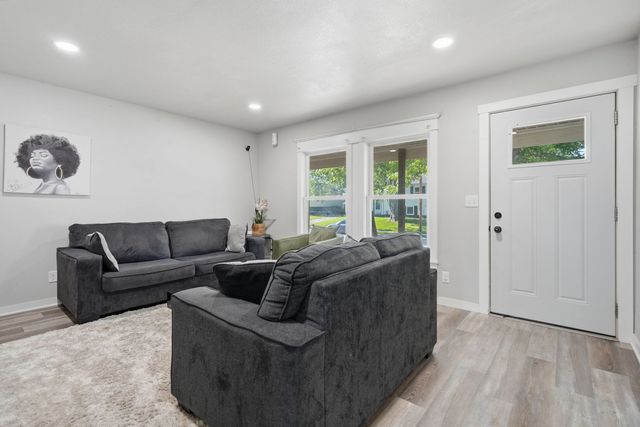 1804 W 54th Street, Davenport, IA 52806