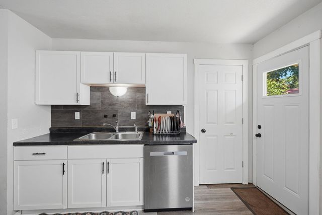 1804 W 54th Street, Davenport, IA 52806