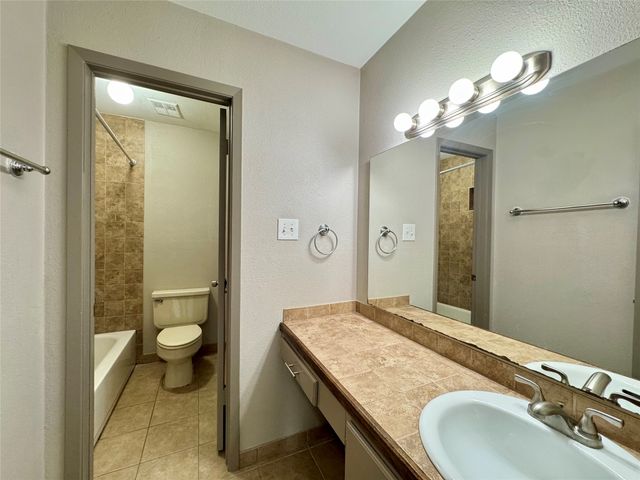 5981 Arapaho Road 303, Dallas, TX 75248