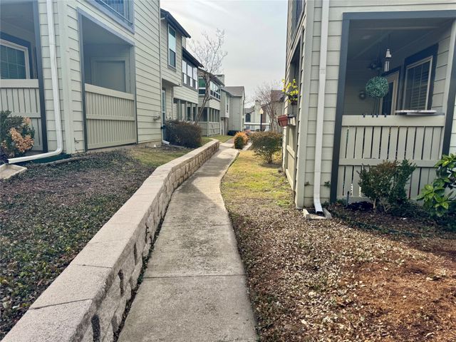 5981 Arapaho Road 303, Dallas, TX 75248