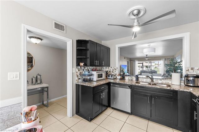 1358 Derbyshire CT # F102, Naples, FL 34116