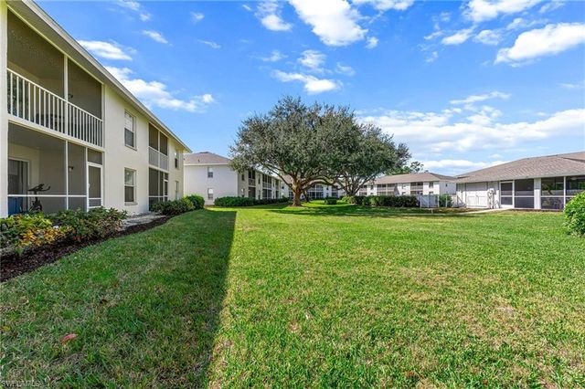 1358 Derbyshire CT # F102, Naples, FL 34116