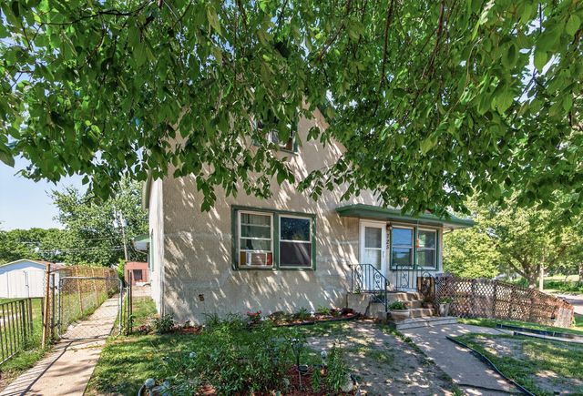 725 California Avenue E, Saint Paul, MN 55106